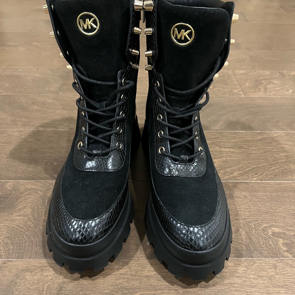 Fabulous 🔥Michael Kors Black Boots with Gold Accents